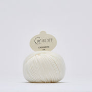 Cardiff Cashmere DK 8/28 - Lightweight DK Cashmere Yarn 501 Neve | Knitting yarn shop / dzijas veikals
