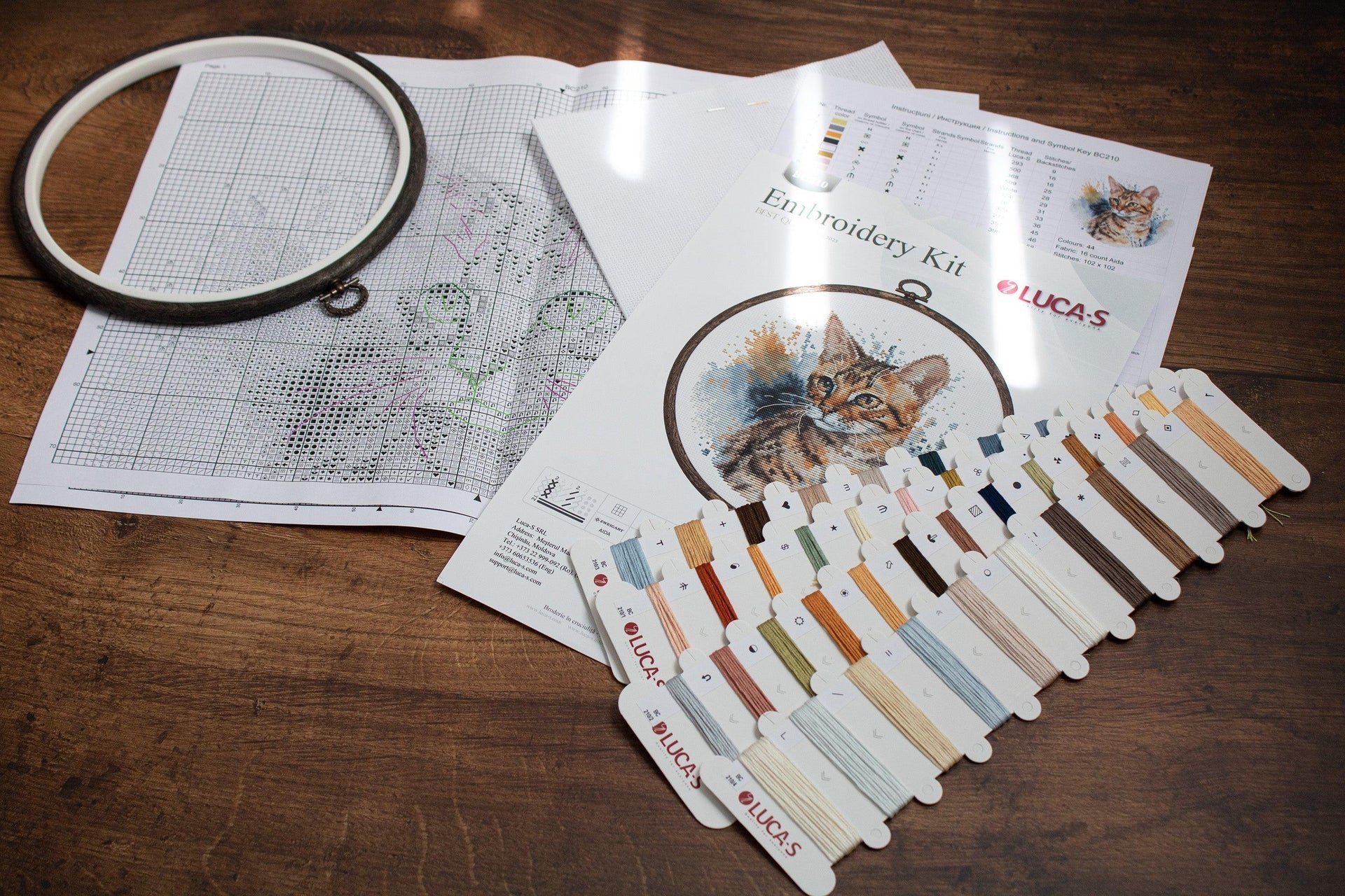 Cross Stitch Kit with Hoop Included Luca - S - BC210, The Bengal Cat | Knitting yarn shop / dzijas veikals