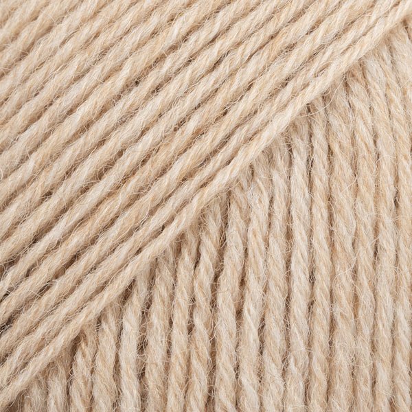 DROPS Fabel FABEL UNI COLOUR 123 peanut | Knitting yarn shop / dzijas veikals
