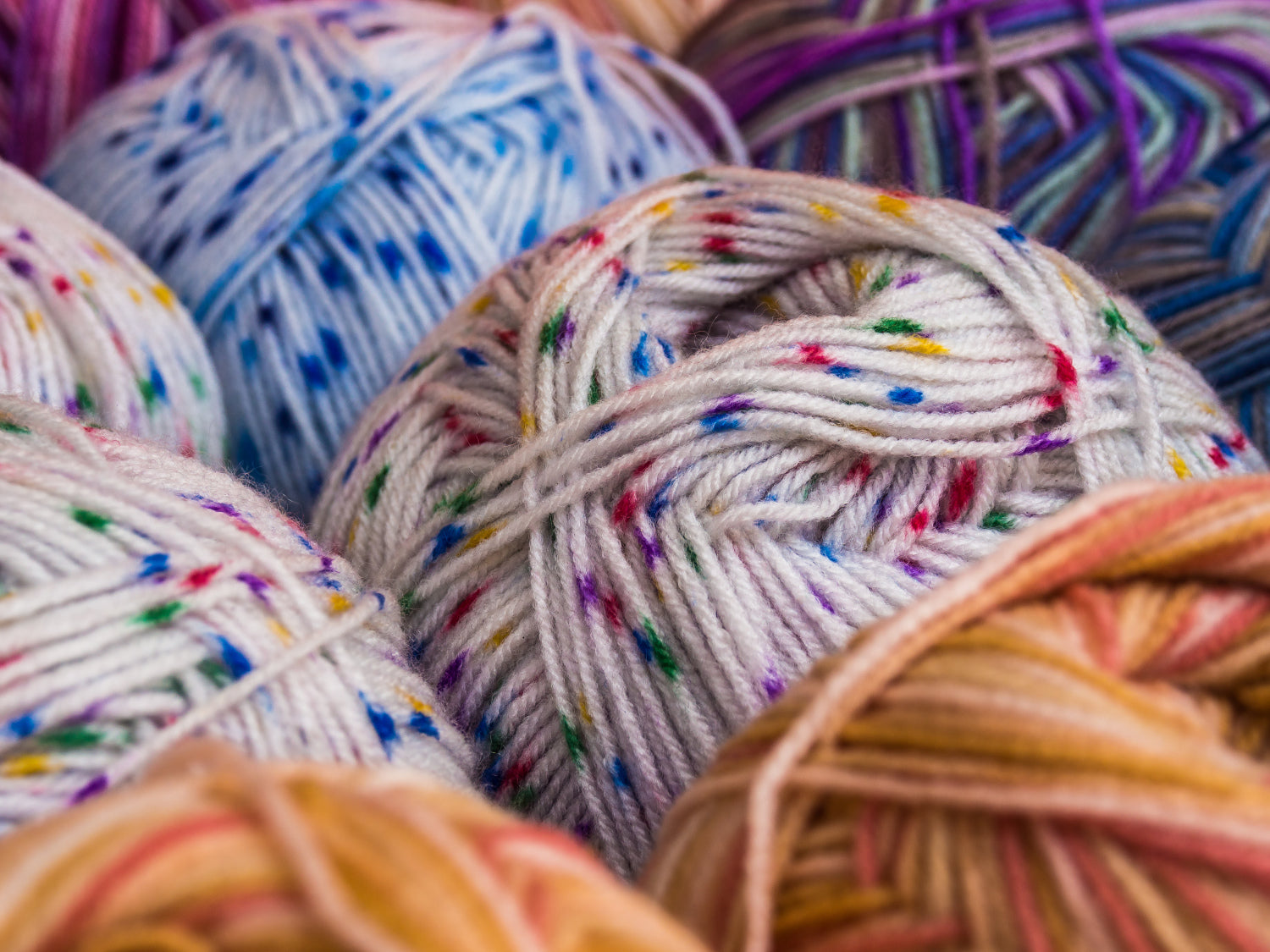 Pašsvītrojošā dzija