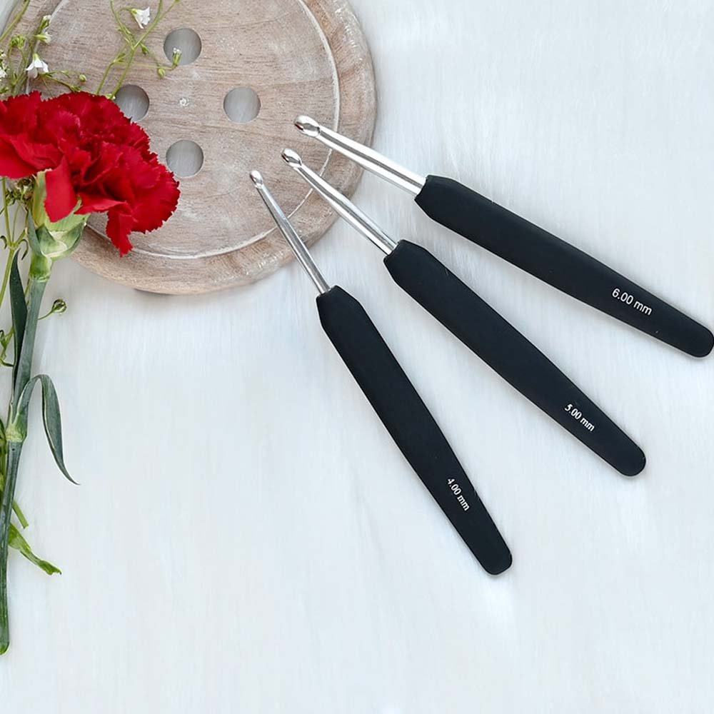 KnitPro Aluminium crochet hook softgrip black color 2 | Knitting yarn shop / dzijas veikals