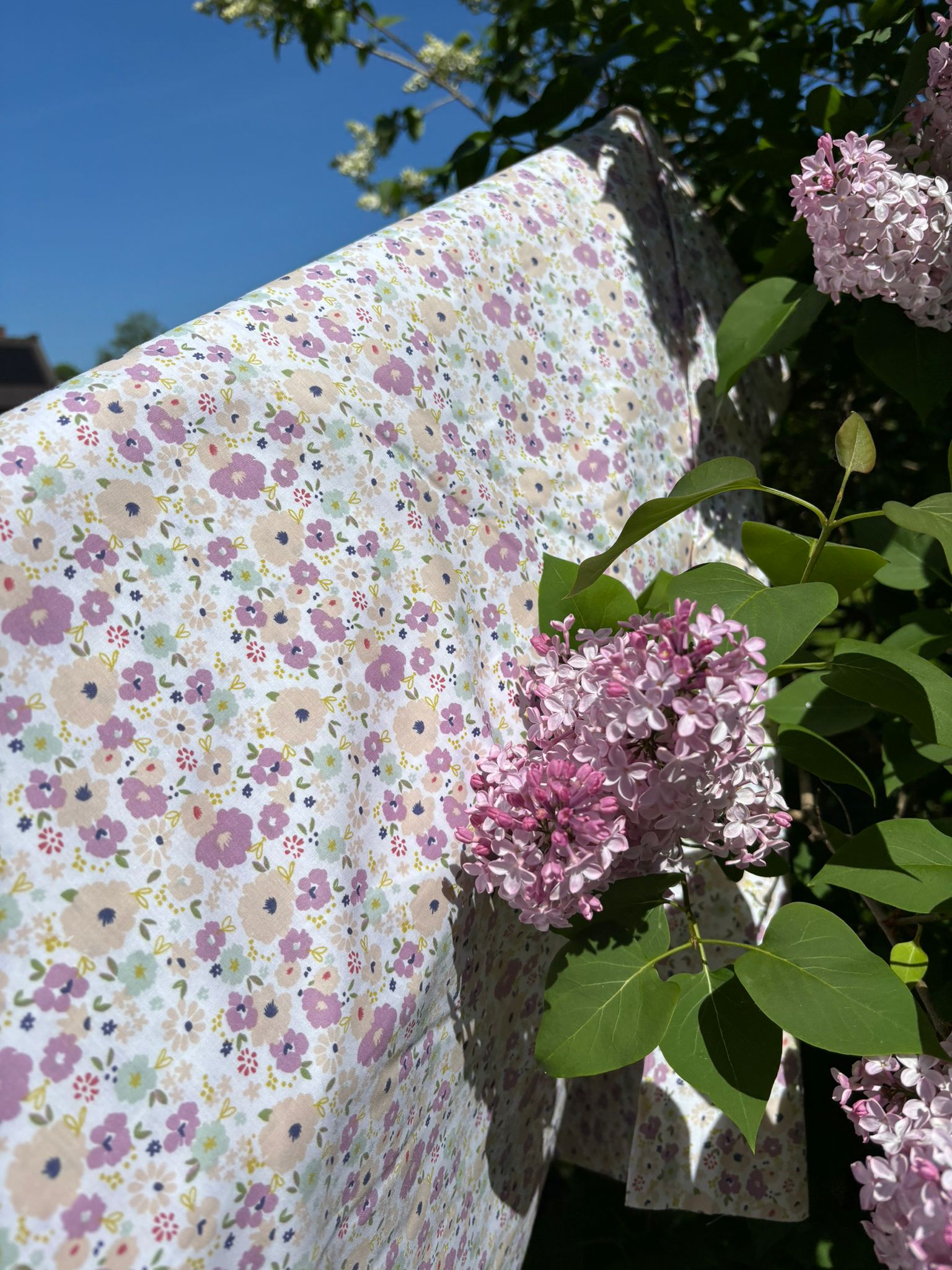 Lilac Flowers Print Cotton Poplin Fabric – 100% Cotton, 140cm Wide, price per 10 cm | Knitting yarn shop / dzijas veikals