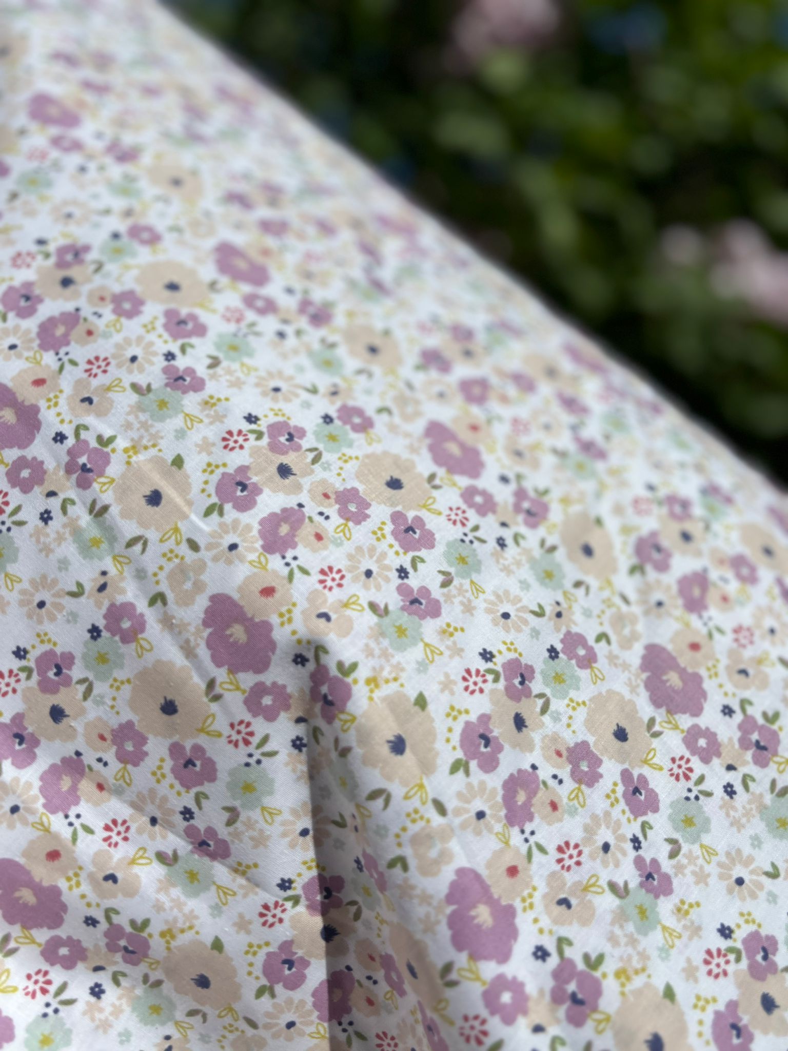 Lilac Flowers Print Cotton Poplin Fabric – 100% Cotton, 140cm Wide, price per 10 cm | Knitting yarn shop / dzijas veikals