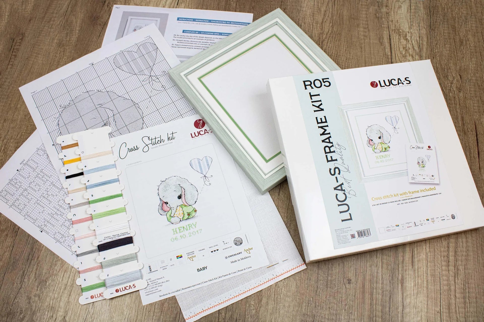 Luca - S Frame Kit R05 – Green Wooden Frame with Cross Stitch Kit, 26.5x29.5cm | Knitting yarn shop / dzijas veikals